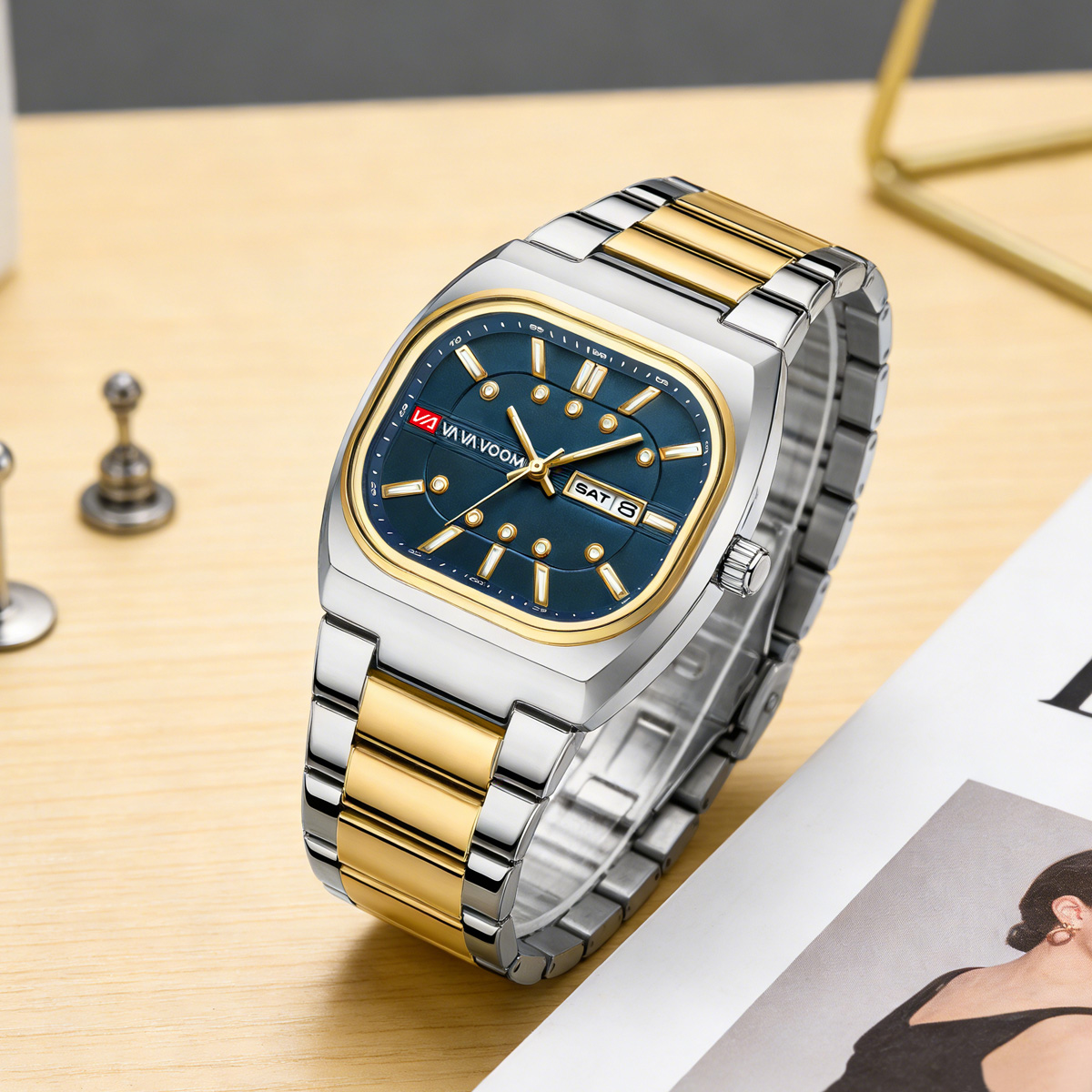 Square New Unique Design Steel - Anti-Magnetic Watch 评论和价格